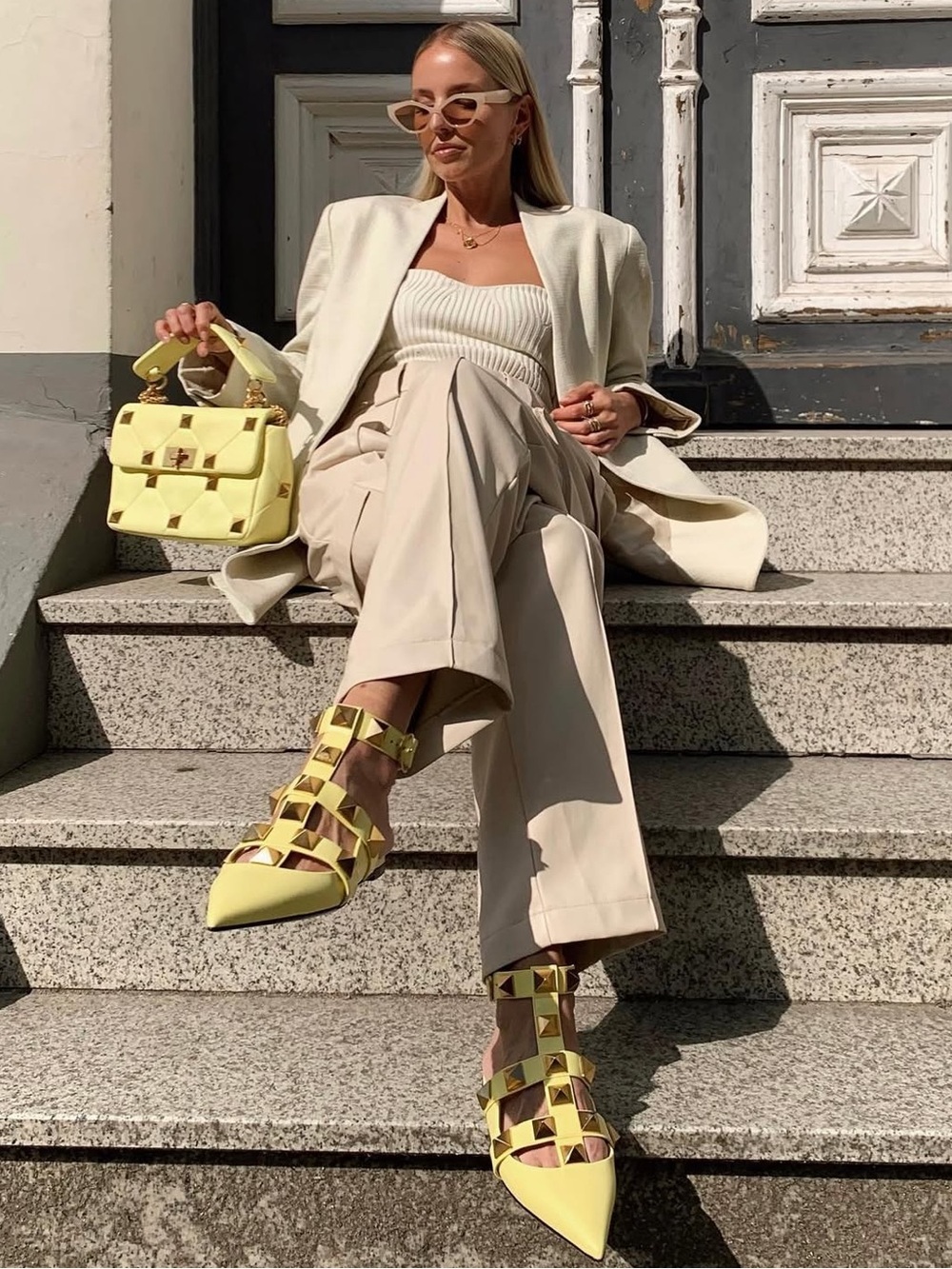 ✨ Valentino Garavani – Yellow Studded Pointed Flats – NEW – EU 37